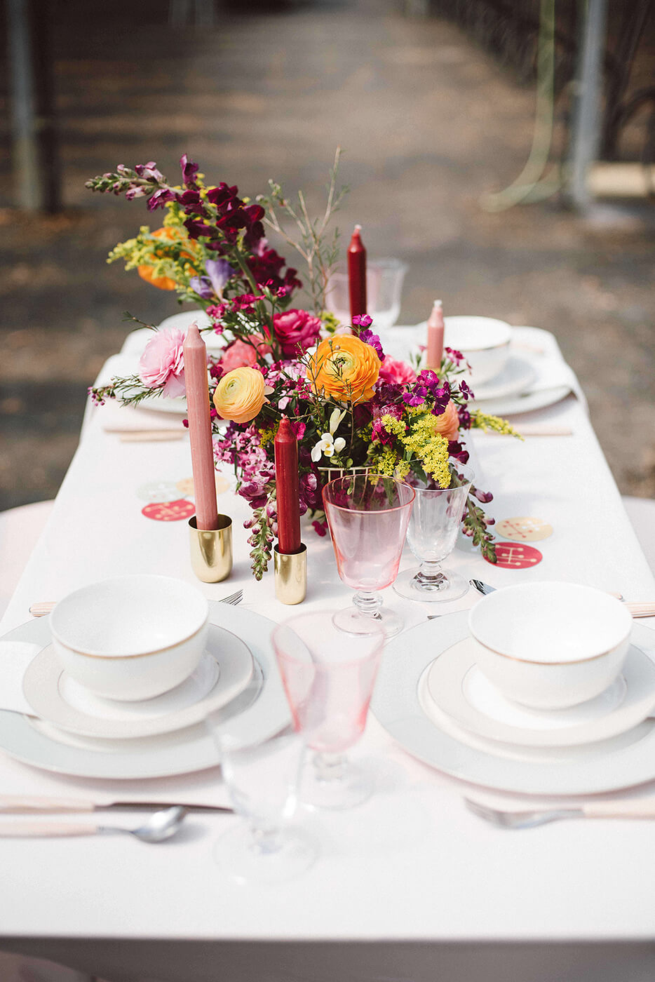 roma-organizacao-eventos-editorial-mid-century-modern-wedding-in-a-strawberry-field-05