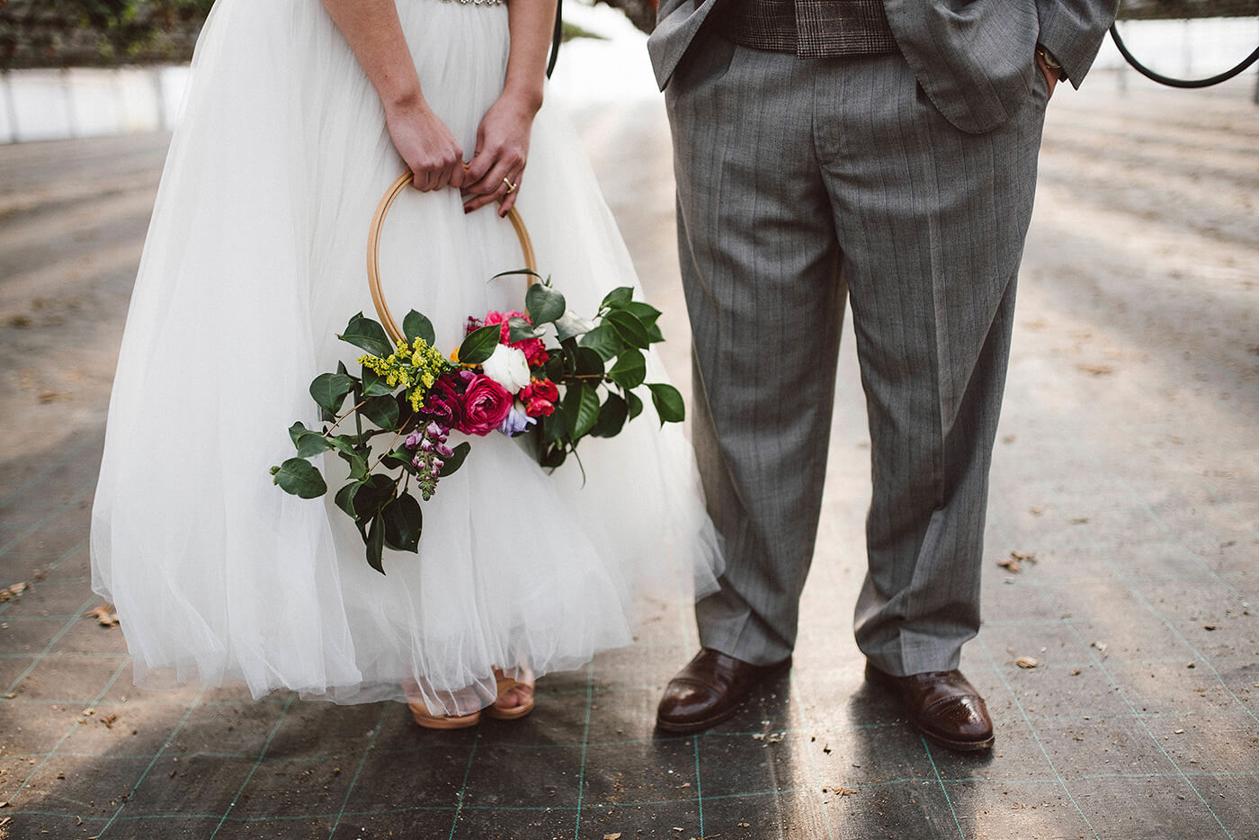 roma-organizacao-eventos-editorial-mid-century-modern-wedding-in-a-strawberry-field-15