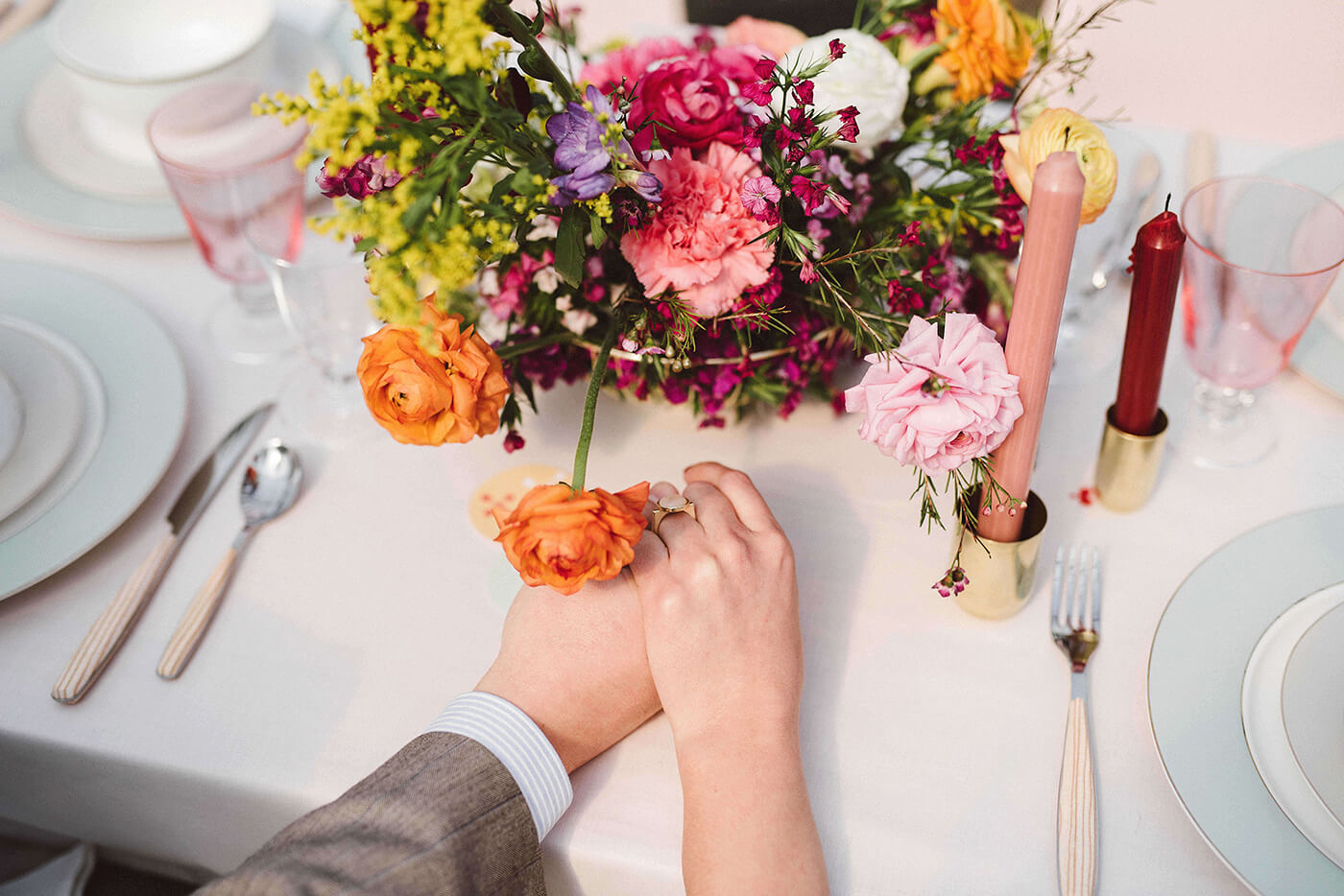 roma-organizacao-eventos-editorial-mid-century-modern-wedding-in-a-strawberry-field-21